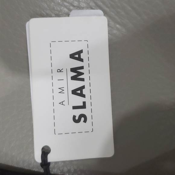 Beautiful Long Flowing Skirt w/ Gorgeous design - Picture 2 of 10